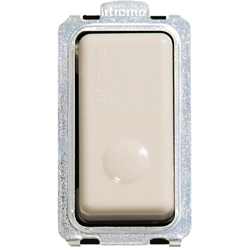 gid://shopify/Product/10833352065357_3