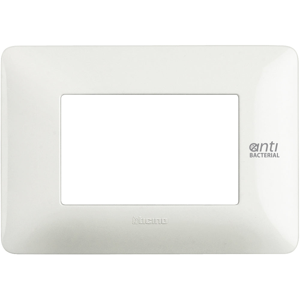 gid://shopify/Product/10833076453709_3