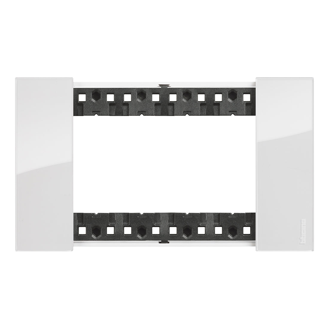 gid://shopify/Product/10833139564877_3