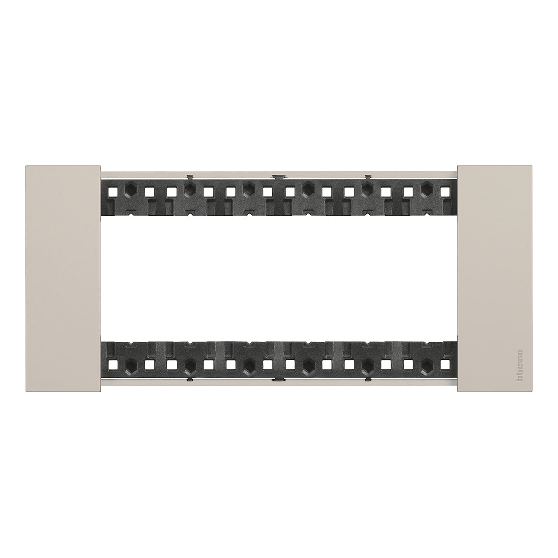 gid://shopify/Product/10833142481229_3