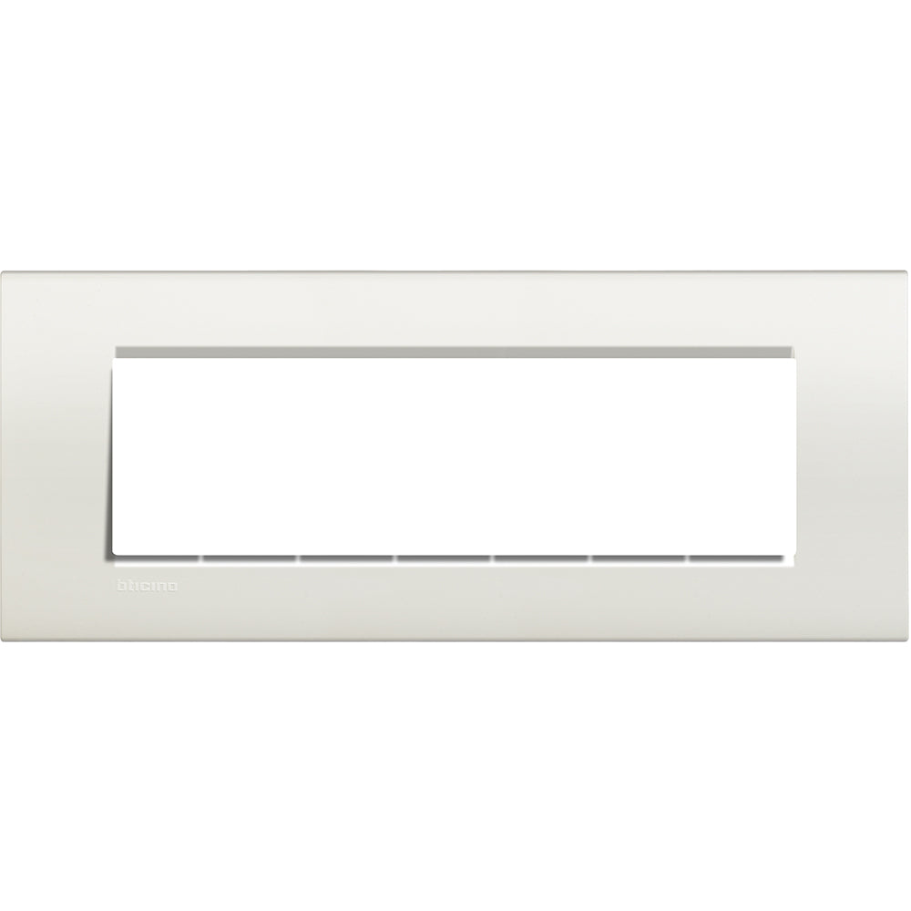 gid://shopify/Product/10833059643725_3