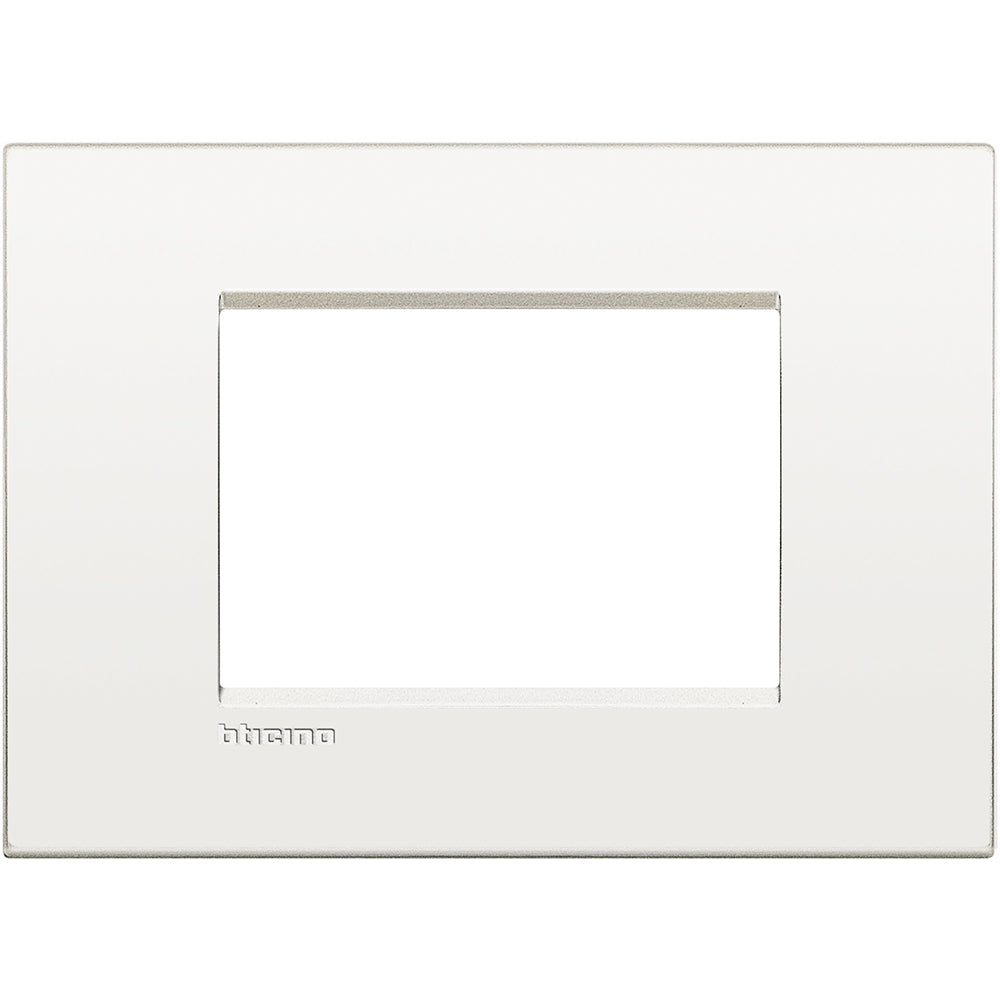gid://shopify/Product/10833253302605_3