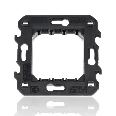 gid://shopify/Product/10833132388685_1