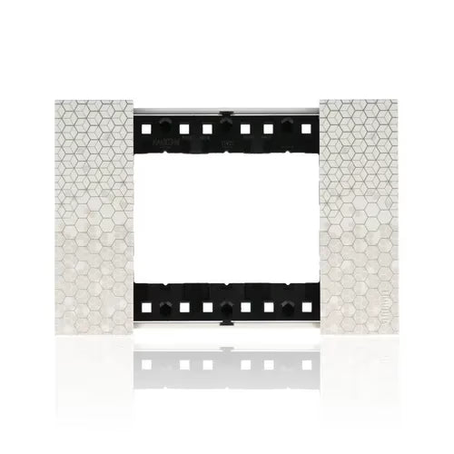 gid://shopify/Product/10833136582989_3