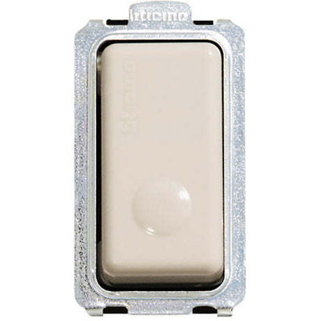 gid://shopify/Product/10833352065357_3