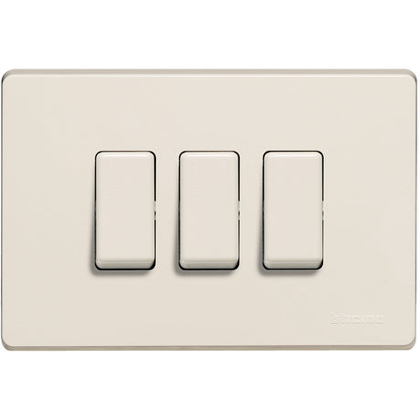 gid://shopify/Product/10833105387853_3