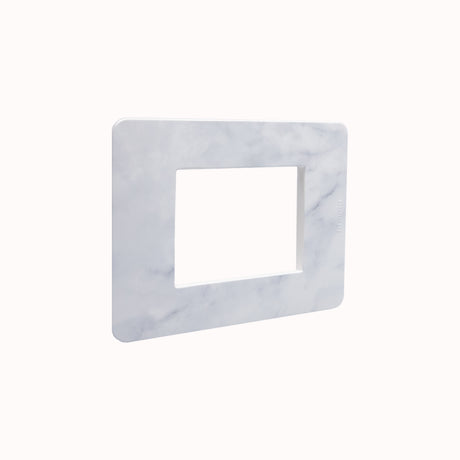 gid://shopify/Product/10833353998669_3