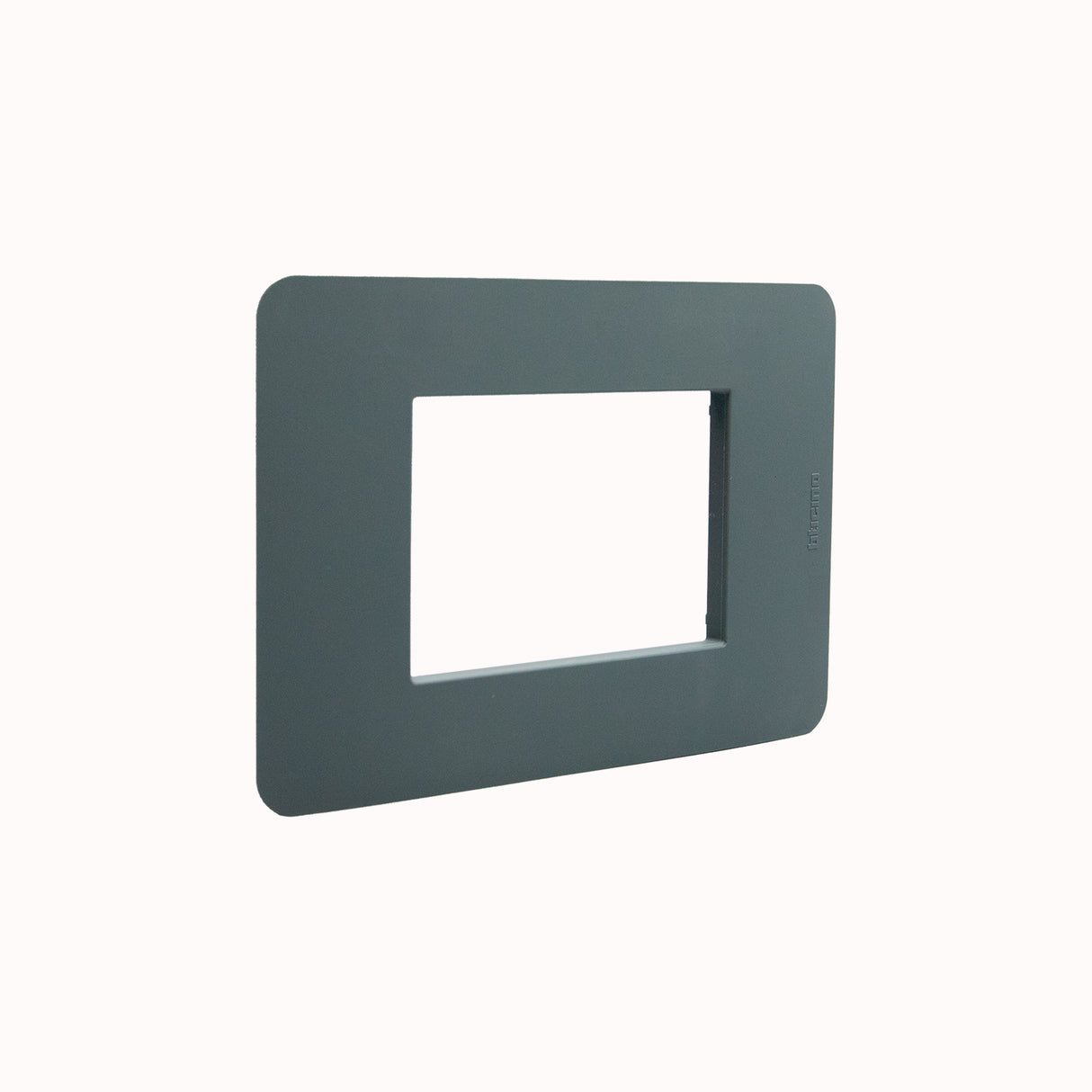 gid://shopify/Product/10833353736525_3