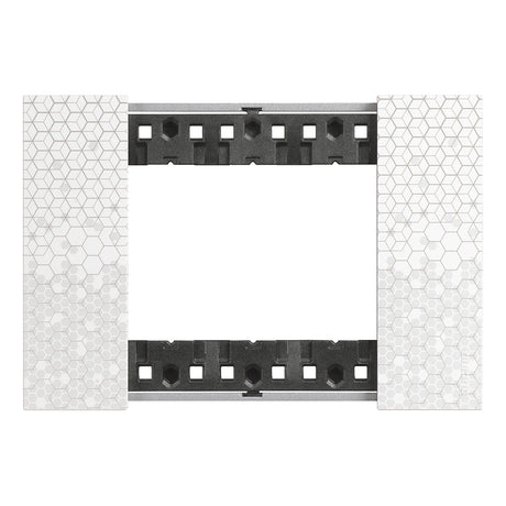 gid://shopify/Product/10833136582989_4