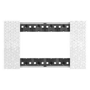 gid://shopify/Product/10833237934413_1