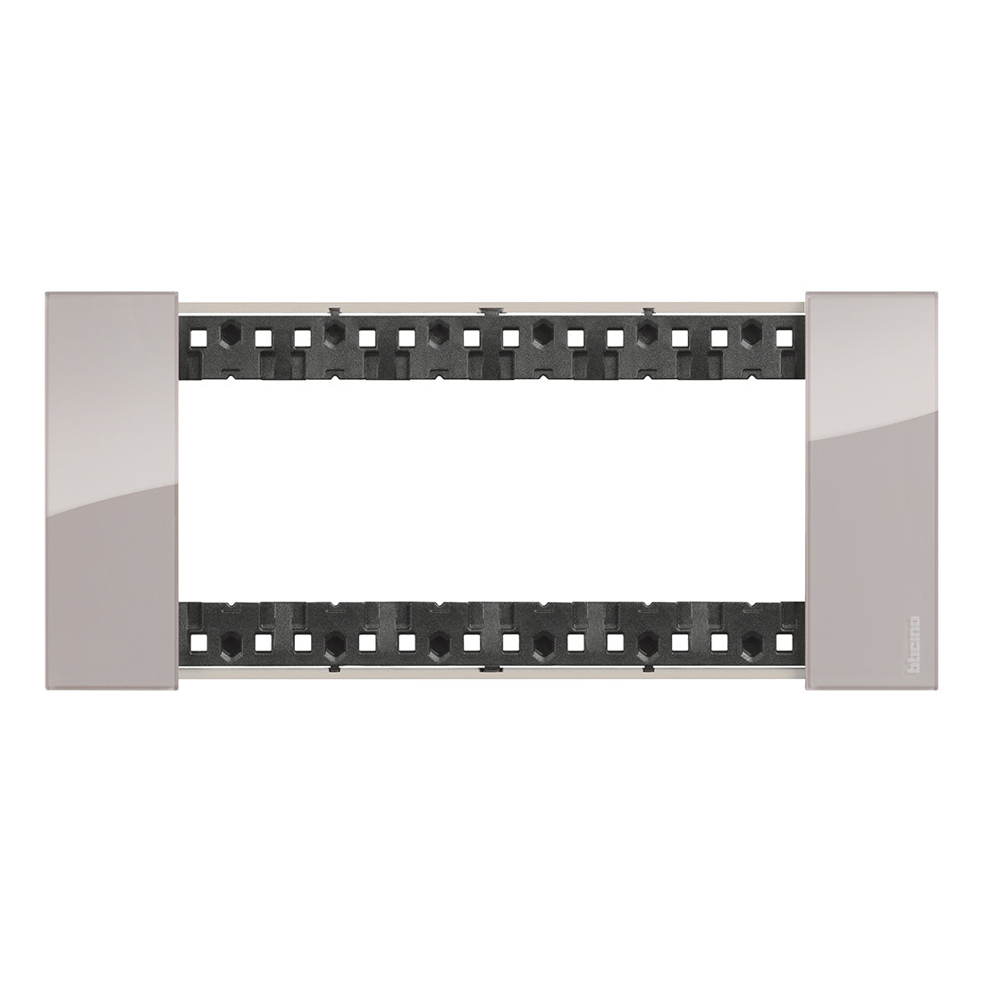 gid://shopify/Product/10833141858637_4