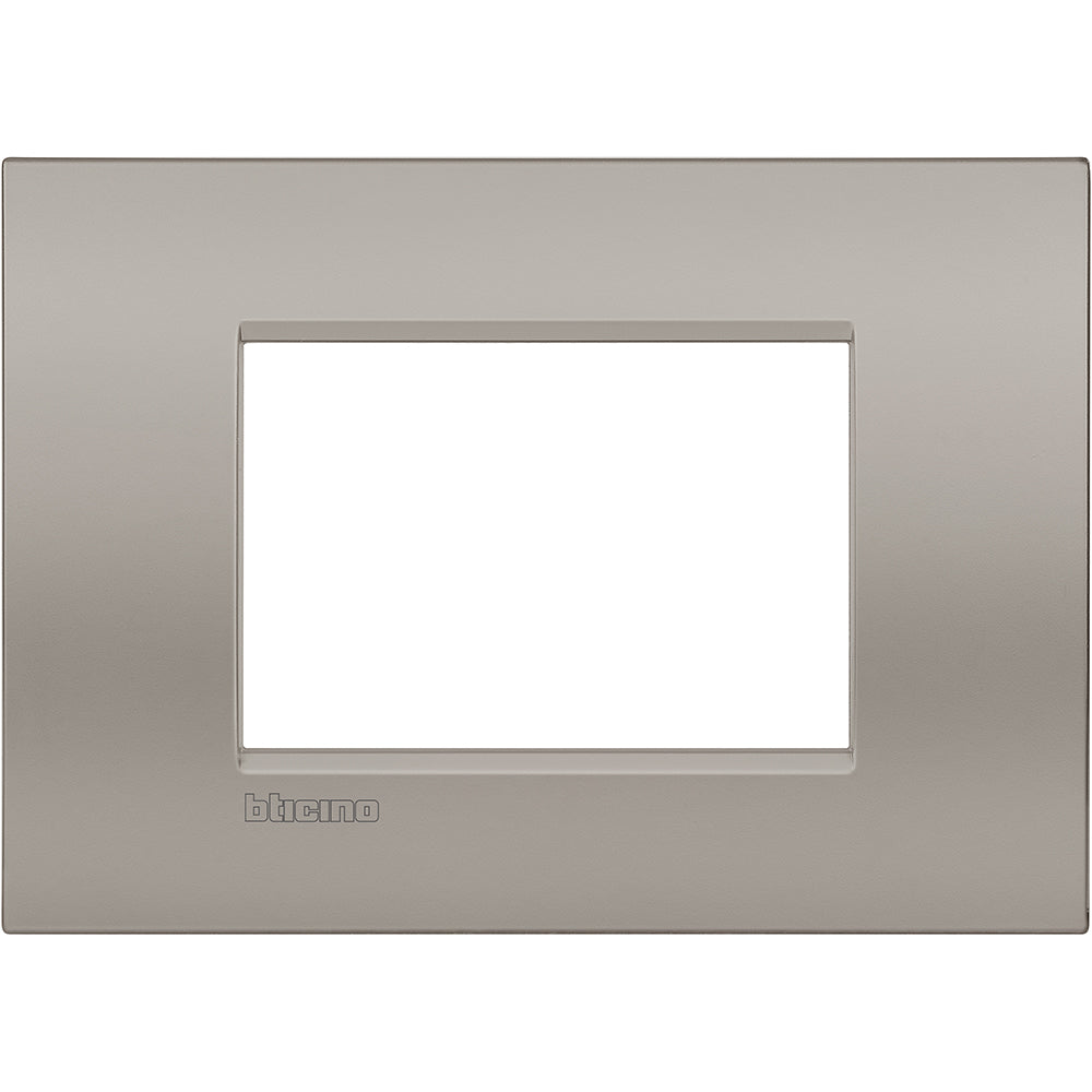 gid://shopify/Product/10833344364877_3
