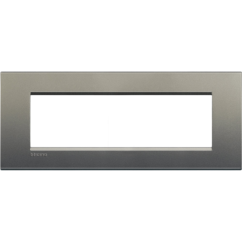 gid://shopify/Product/10833252286797_3