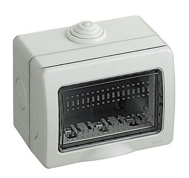 BTICINO 25503 - Custodia Ip55 Composta Da Base E Portello Di Protezione - 3 Moduli  - Matix
