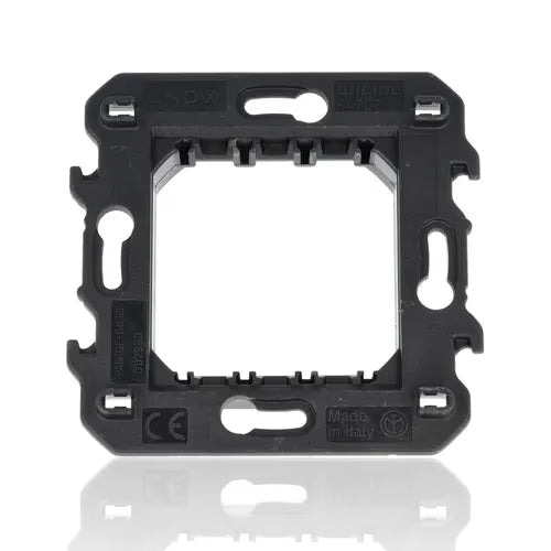 gid://shopify/Product/10833132388685_3