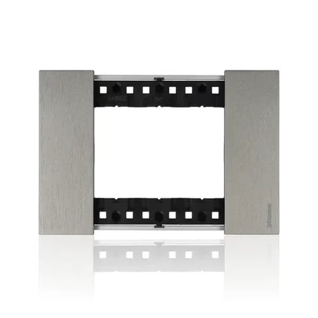 gid://shopify/Product/10833137664333_3