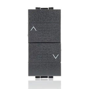 gid://shopify/Product/10833081434445_1