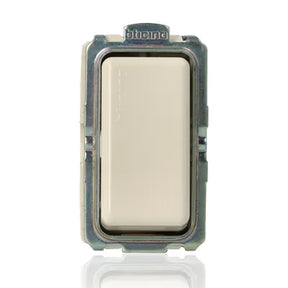 gid://shopify/Product/10833122132301_1