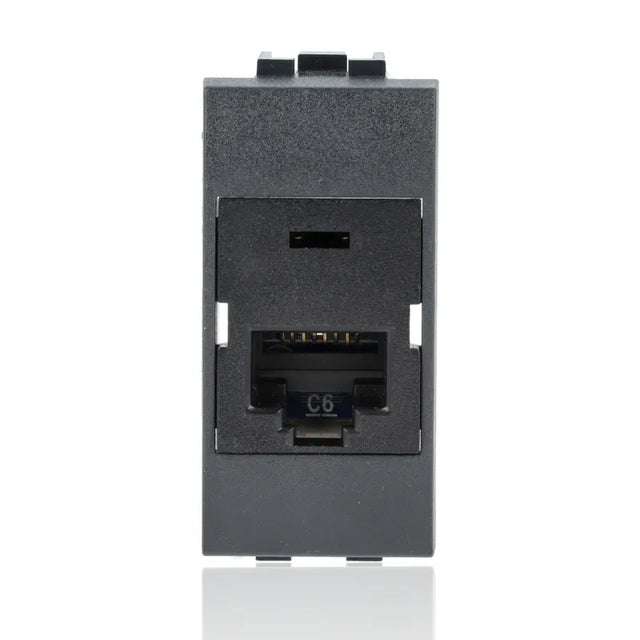 gid://shopify/Product/10833165648205_1