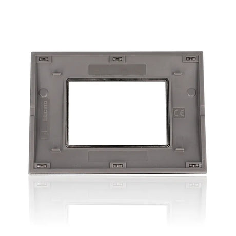 gid://shopify/Product/10833124262221_4