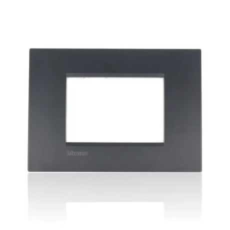 gid://shopify/Product/10833126228301_3