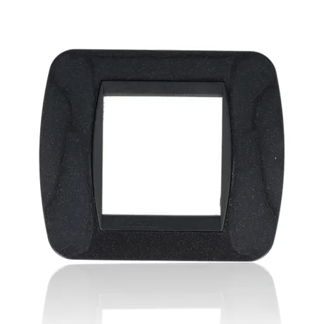 gid://shopify/Product/10833215684941_3