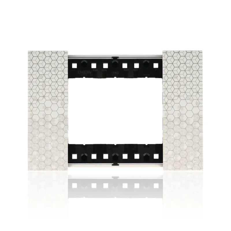 gid://shopify/Product/10833136582989_1